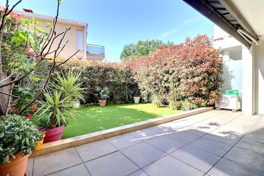 Tres Bel Appartement Contemporain Et Calme Frejus Exterior photo