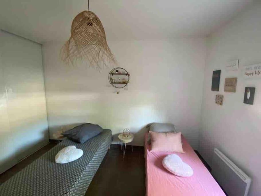 Tres Bel Appartement Contemporain Et Calme Frejus Exterior photo